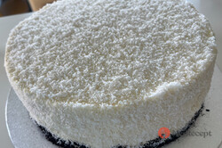 Recept na panda dort s kokosovým těstem, lahodným malinovým pyré a vanilkovým krémem, krok 1
