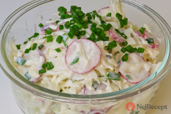 Recept Ředkvičkový FIT salát coleslaw. Využijte čerstvou zeleninu ze zahrady a připravte si dokonalou přílohu.