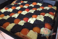 Příprava receptu Kynutý koláč s mákem, meruňkami a tvarohem, krok 8