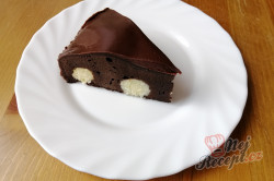 Příprava receptu Čokoládový dort s tvarohovými míčky, krok 9