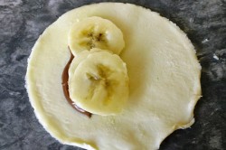 Příprava receptu Francouzské pirožky s nutelou a banánem, krok 1