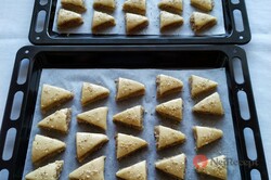 Recept na ořechové trojúhelníky z nekynutého těsta. Jednoduché a nenáročné na přípravu pro všechny milovníky ořechů., krok 5