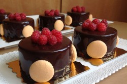Příprava receptu Malinovo-čokoládové pěnové dortíky, krok 7