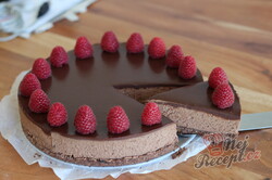 Příprava receptu Jak připravit nepečený extra čokoládový cheesecake s malinami, krok 2