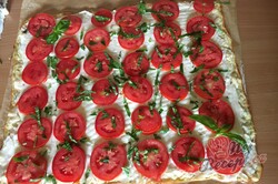 Příprava receptu Cuketová roláda s rajčaty a česnekovou náplní, krok 4