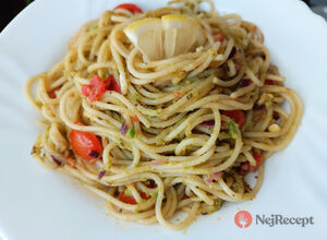 Recept Fit špagety s avokádem. Tvoje nové oblíbené těstoviny. Za pár minut, jen z pár surovin hotová delikatesa.