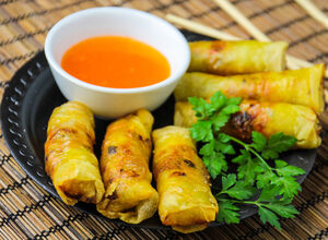 Vietnamský recept na oblíbené jarní závitky nem rán. Skvělý předkrm, oběd nebo pohoštění.