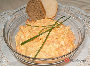 Recept Zdravý mrkvový salát s vajíčkem. Vhodný jako příloha nebo sytá večeře.