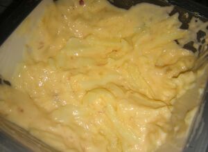 Recept Pikantní sýrová pomazánka s česnekem