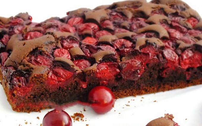 Recept Jednoduchý koláč ČERNOŠKO s třešněmi