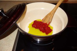Příprava receptu Plněná paprika v rajčatové omáčce, krok 5