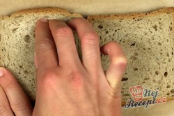 Příprava receptu Volské oko zapečené v chlebu s čedarem a šunkou, krok 1