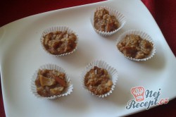 Příprava receptu Medovo-jablečné košíčky, krok 1