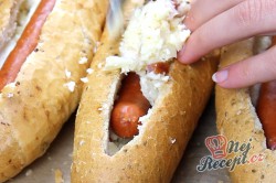 Příprava receptu Vytuněný hot-dog - skvělá večeře, která chutná fantasticky, krok 2