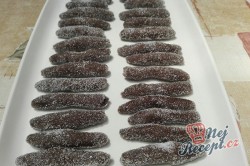 Příprava receptu Čokoládové válečky obalené ve vanilkovém cukru, krok 3