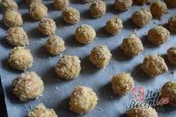 Příprava receptu Křupavé ořechové cukroví plněné čokoládovým krémem, krok 3