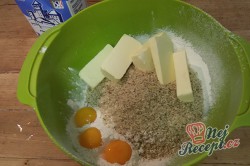 Příprava receptu Vánoční vanilkové rohlíčky, krok 2