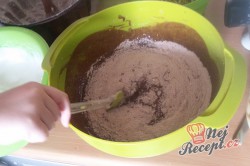 Příprava receptu Čokoládová bábovka s vlašskými ořechy - FOTOPOSTUP, krok 9
