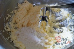 Příprava receptu Meruňkové řezy s kokosovou pěnou, krok 2
