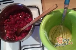 Příprava receptu Lívance s malinovým přelivem, krok 9