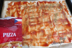 Příprava receptu Rychlá pizza z listového těsta, krok 2