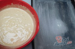 Příprava receptu Jogurtový koláč s broskvemi, krok 3