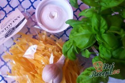 Příprava receptu Tagliatelle s ricottou a pečeným lilkem, krok 1