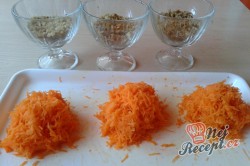 Příprava receptu Mrkvovo-ořechové řezy s tvarohovým krémem - FOTOPOSTUP, krok 1