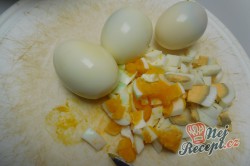 Příprava receptu Vajíčková pomazánka s medvědím česnekem, krok 5