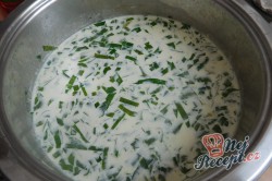 Příprava receptu Krémová polévka z medvědího česneku, krok 6