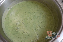 Příprava receptu Krémová polévka z medvědího česneku, krok 8