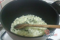Příprava receptu Segedínský guláš s domácí knedlíkem, krok 1