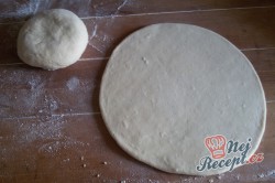 Příprava receptu Pita chlebíček se sýrem a jogurtem, krok 7