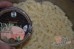 Příprava receptu Zapečené těstoviny s tuňákem a sýrem, krok 1