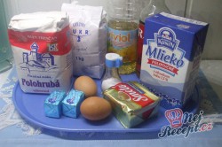 Příprava receptu Pečené povidlové buchty posypané cukrem, krok 1