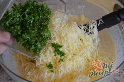 Příprava receptu Nejlepší slané palačinky s česnekem, sýrem a bylinkami, krok 4