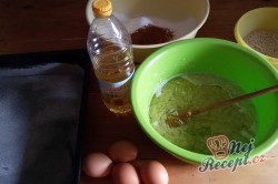 Příprava receptu Vynikající ořechový cukeťák s kakaovou polevou, krok 1