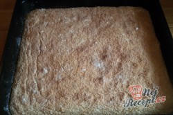 Příprava receptu Kokosový koláček přelitý smetanou, krok 6