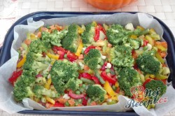 Příprava receptu Zapečená brokolice se zeleninou a vajíčkem, krok 3