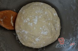 Příprava receptu Turecké koláče z kynutého těsta plněné oříšky, krok 3