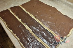 Příprava receptu Závitky s vlašskými oříšky a čokoládou, krok 4