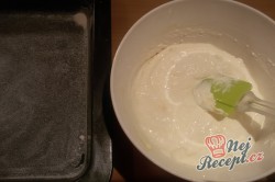 Příprava receptu Levný jogurtový koláček z jednoho vajíčka, krok 2