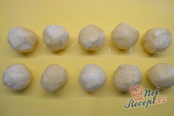 Příprava receptu Křupavé vanilkové rohlíčky, krok 3