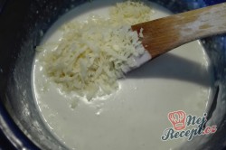 Příprava receptu Zapečené těstoviny s dvěma druhy sýra, krok 3