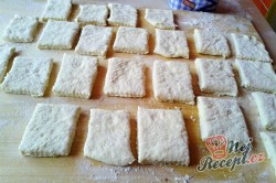 Příprava receptu Kynuté sádlové šátečky s vanilkou a ořechy - FOTOPOSTUP, krok 12