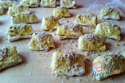Příprava receptu Kynuté sádlové šátečky s vanilkou a ořechy - FOTOPOSTUP, krok 14