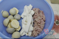 Příprava receptu Vajíčka plněná tuňákovou pomazánkou, krok 2