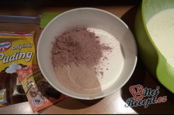 Příprava receptu Litý perník posypaný moučkovým cukrem, krok 4