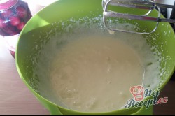 Příprava receptu Hrnkový makový koláček s višněmi, krok 3