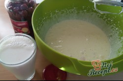 Příprava receptu Hrnkový makový koláček s višněmi, krok 4